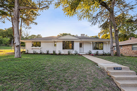 3 BEDROOMS&nbsp; |&nbsp; 2 FULL BATHS&nbsp; |&nbsp; 1,721 SQ FT&nbsp; |&nbsp; .27 ACRE HEATING: GAS HEATING: GAS AMENETIES / APPLIANCES: Dishwasher, Stove / Oven Hardwood Flo