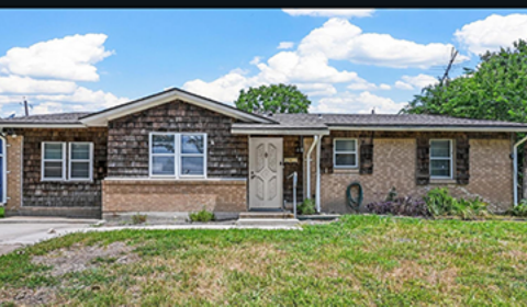 3 BEDROOMS&nbsp; |&nbsp; 2 FULL BATHS&nbsp; |&nbsp; 1,721 SQ FT&nbsp; |&nbsp; .27 ACRE HEATING: GAS HEATING: GAS AMENETIES / APPLIANCES: Dishwasher, Stove / Oven Hardwood Flo