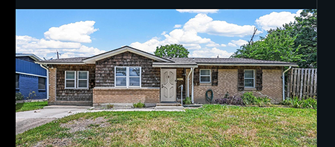 3 BEDROOMS&nbsp; |&nbsp; 2 FULL BATHS&nbsp; |&nbsp; 1,721 SQ FT&nbsp; |&nbsp; .27 ACRE HEATING: GAS HEATING: GAS AMENETIES / APPLIANCES: Dishwasher, Stove / Oven Hardwood Flo