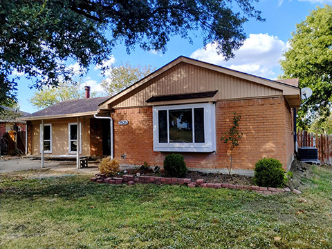 3 BEDROOMS&nbsp; |&nbsp; 2 FULL BATHS&nbsp; |&nbsp; 1,721 SQ FT&nbsp; |&nbsp; .27 ACRE HEATING: GAS HEATING: GAS AMENETIES / APPLIANCES: Dishwasher, Stove / Oven Hardwood Flo