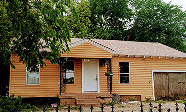 3 BEDROOMS&nbsp; |&nbsp; 2 FULL BATHS&nbsp; |&nbsp; 1,721 SQ FT&nbsp; |&nbsp; .27 ACRE HEATING: GAS HEATING: GAS AMENETIES / APPLIANCES: Dishwasher, Stove / Oven Hardwood Flo