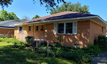 3 BEDROOMS&nbsp; |&nbsp; 2 FULL BATHS&nbsp; |&nbsp; 1,721 SQ FT&nbsp; |&nbsp; .27 ACRE HEATING: GAS HEATING: GAS AMENETIES / APPLIANCES: Dishwasher, Stove / Oven Hardwood Flo