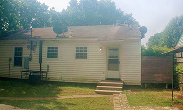 3 BEDROOMS&nbsp; |&nbsp; 2 FULL BATHS&nbsp; |&nbsp; 1,721 SQ FT&nbsp; |&nbsp; .27 ACRE HEATING: GAS HEATING: GAS AMENETIES / APPLIANCES: Dishwasher, Stove / Oven Hardwood Flo