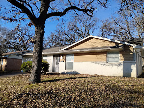 3 BEDROOMS&nbsp; |&nbsp; 2 FULL BATHS&nbsp; |&nbsp; 1,721 SQ FT&nbsp; |&nbsp; .27 ACRE HEATING: GAS HEATING: GAS AMENETIES / APPLIANCES: Dishwasher, Stove / Oven Hardwood Flo