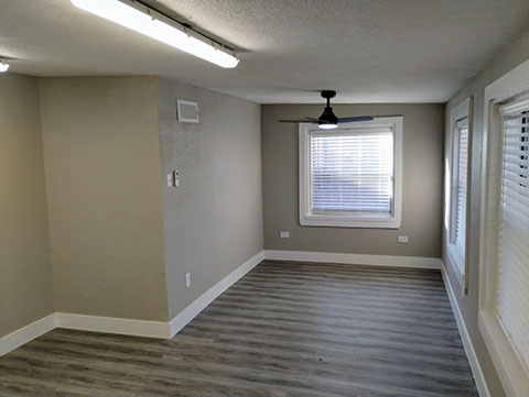 3 BEDROOMS&nbsp; |&nbsp; 2 FULL BATHS&nbsp; |&nbsp; 1,721 SQ FT&nbsp; |&nbsp; .27 ACRE HEATING: GAS HEATING: GAS AMENETIES / APPLIANCES: Dishwasher, Stove / Oven Hardwood Flo