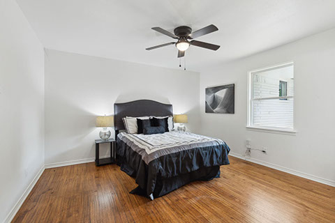 3 BEDROOMS&nbsp; |&nbsp; 2 FULL BATHS&nbsp; |&nbsp; 1,721 SQ FT&nbsp; |&nbsp; .27 ACRE HEATING: GAS HEATING: GAS AMENETIES / APPLIANCES: Dishwasher, Stove / Oven Hardwood Flo