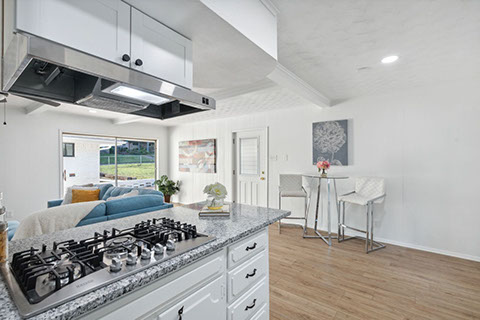 3 BEDROOMS&nbsp; |&nbsp; 2 FULL BATHS&nbsp; |&nbsp; 1,721 SQ FT&nbsp; |&nbsp; .27 ACRE HEATING: GAS HEATING: GAS AMENETIES / APPLIANCES: Dishwasher, Stove / Oven Hardwood Flo