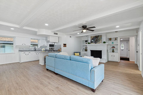 3 BEDROOMS&nbsp; |&nbsp; 2 FULL BATHS&nbsp; |&nbsp; 1,721 SQ FT&nbsp; |&nbsp; .27 ACRE HEATING: GAS HEATING: GAS AMENETIES / APPLIANCES: Dishwasher, Stove / Oven Hardwood Flo