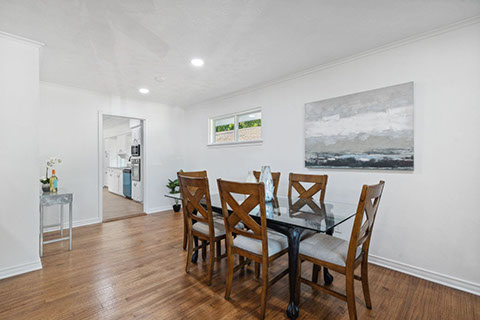 3 BEDROOMS&nbsp; |&nbsp; 2 FULL BATHS&nbsp; |&nbsp; 1,721 SQ FT&nbsp; |&nbsp; .27 ACRE HEATING: GAS HEATING: GAS AMENETIES / APPLIANCES: Dishwasher, Stove / Oven Hardwood Flo